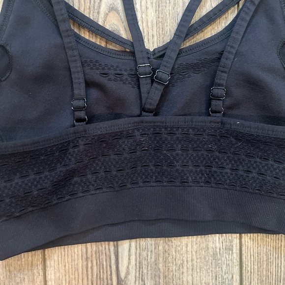 Gymshark Vital Seamless Sports Bra | Black | Size M | - Picture 9 of 9